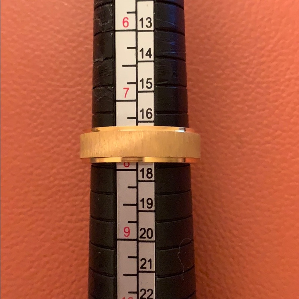 Ring - Picture 1 of 3
